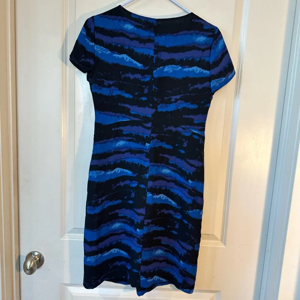 Tory Burch Kaoy Landscape Silk Blue & Black Knot Front V-Neck Shift Dress,Size 6